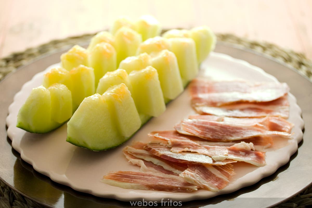 Flor de melón con jamón | webos fritos