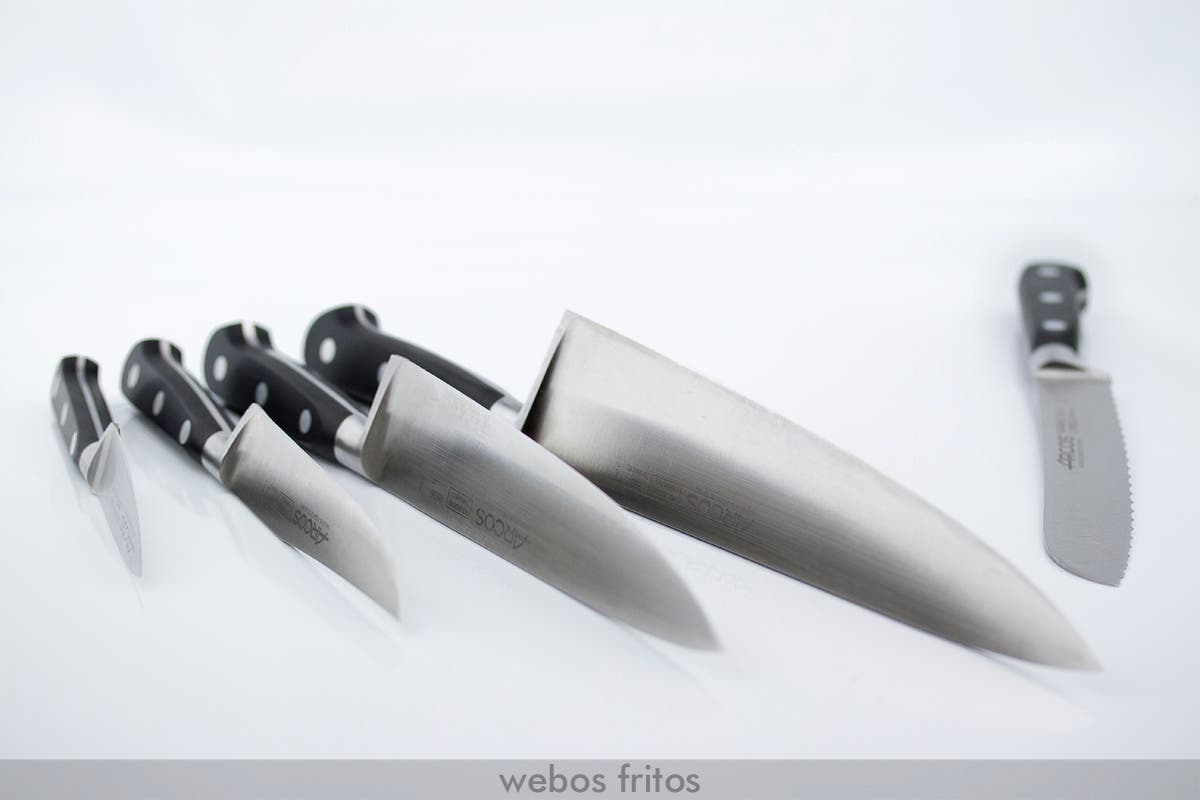 Juego de cuchillos Arcos 4 piezas: Cuchillo chef, cuchillo cocina, cuchillo  verduras y tijera