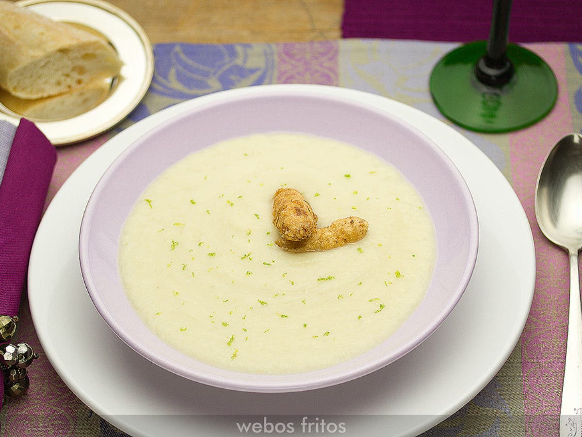 Sopa de Espárragos Blancos