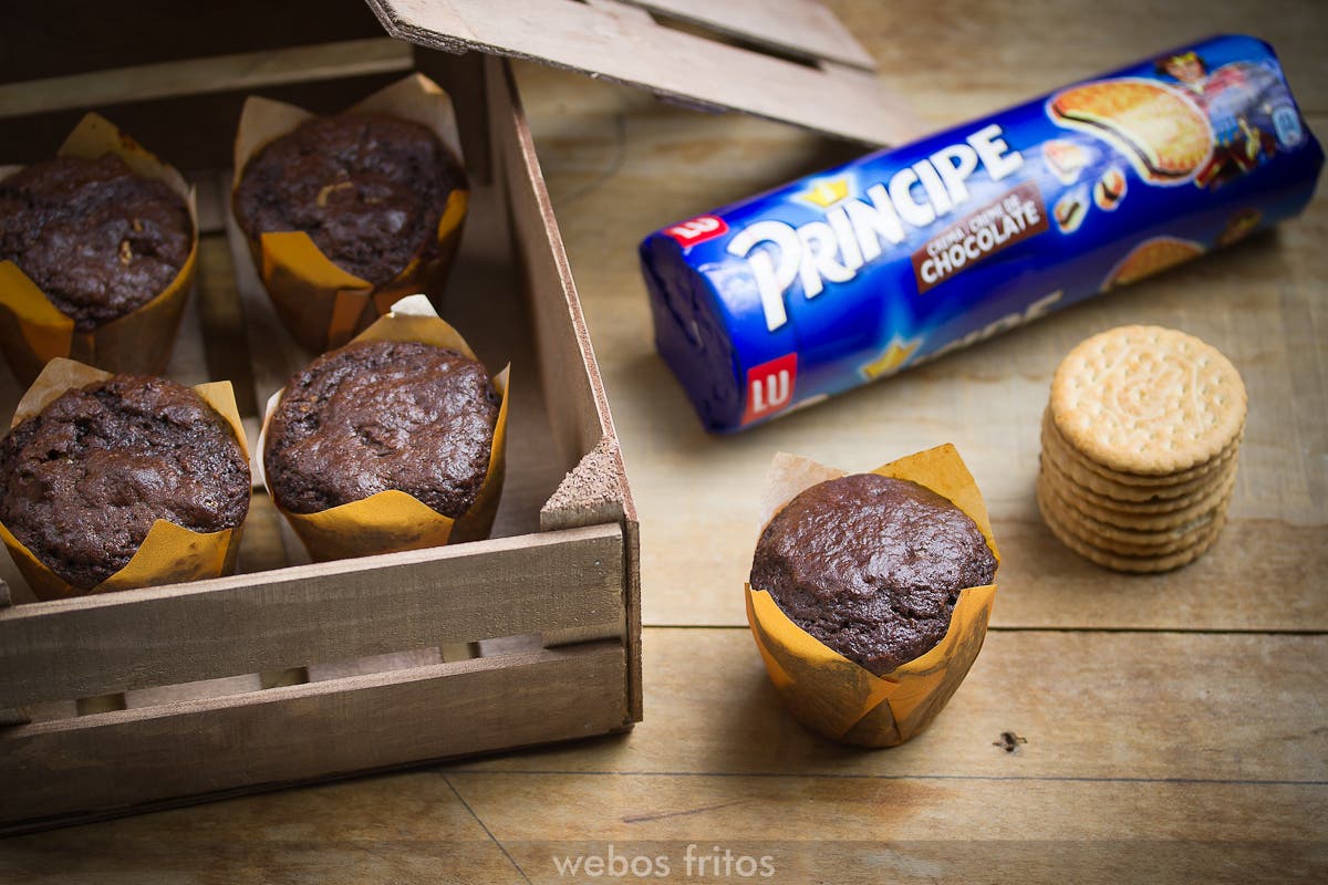 Muffins de chocolate con galletas Principe®