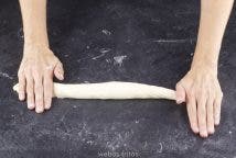 Para los últimos movimientos pierde la sincronía y haz que mientras una mano vaya hacia delante la otra vaya hacia atrás. Como si estuvieras bailando el twist, vamos.