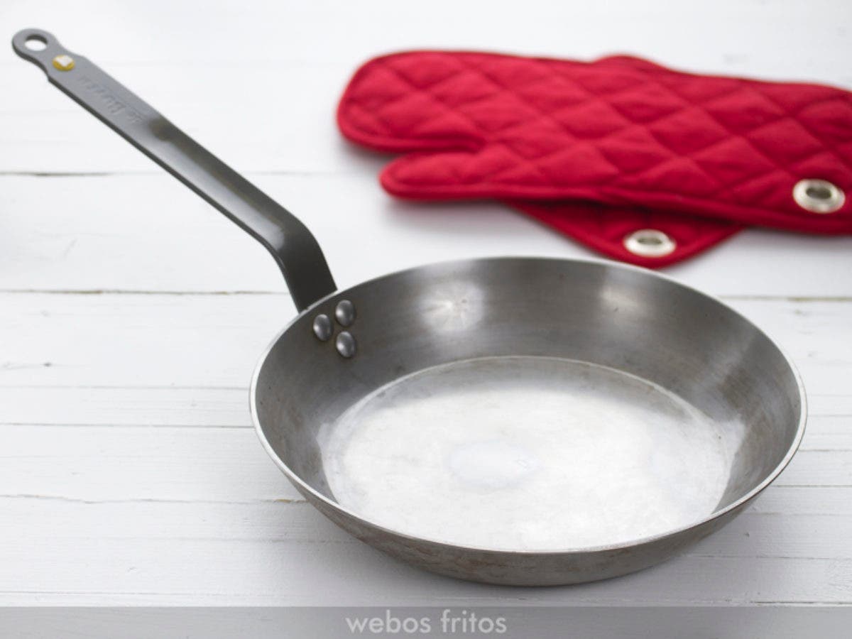 Cómo limpiar una sartén de hierro — webos fritos