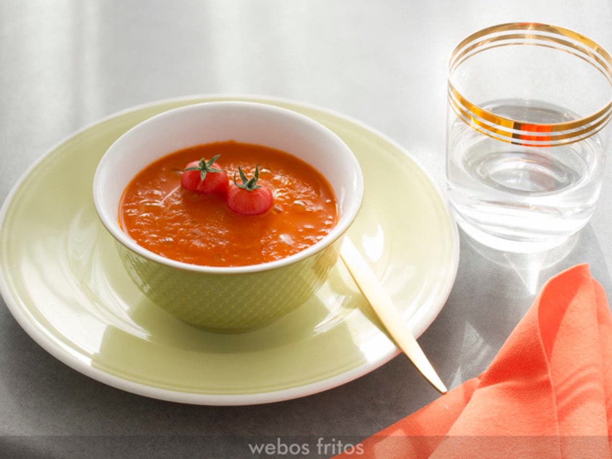 Sopa de tomate para Thermomix, mi receta de un clásico de nuestra cocina