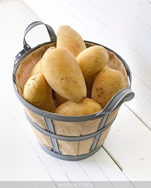 https://webosfritos.es/wp-content/uploads/2020/02/cocer-las-patatas-con-piel-o-sin-ella.jpg?mrf-size=m